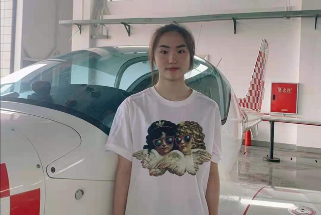 全国仅35名！泸县二中张诗语成为泸州首位女空军飞行学员
