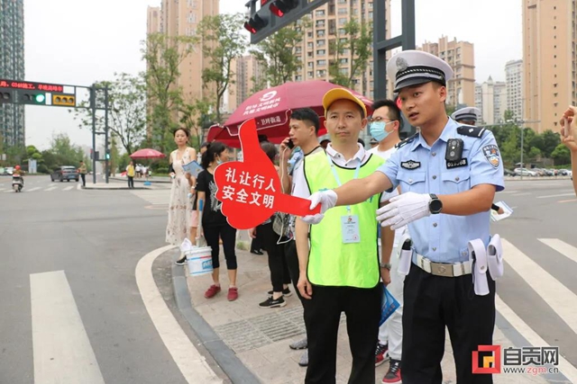 因为一件“小事”，自贡让外地游客瞬间“破防”！