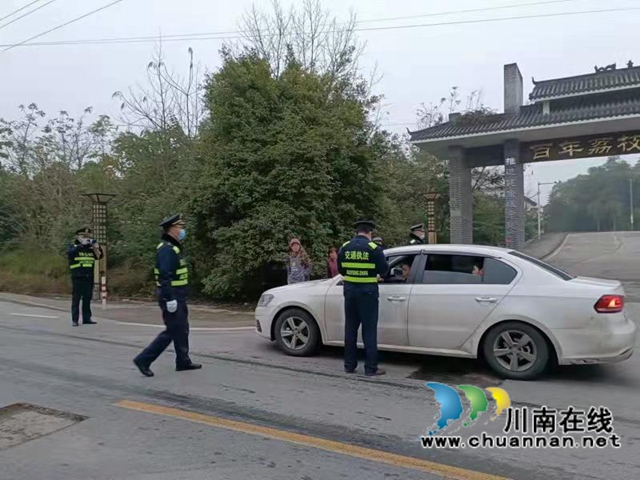 泸县云龙镇开展道路交通安全执法检查专项行动(图2)