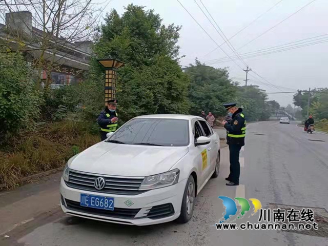 泸县云龙镇开展道路交通安全执法检查专项行动(图1)