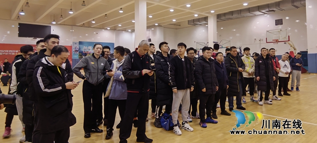 “跨年”决战酒城之巅！泸州市第十五届篮球联赛季后赛诞生“新王”(图17)