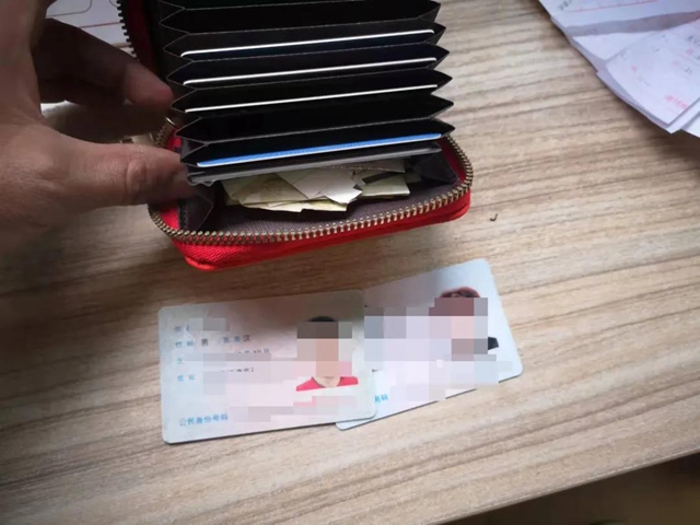 这个医院为啥接二连三收到锦旗?(图8) 这个医院为啥接二连三收到锦旗?(图8)