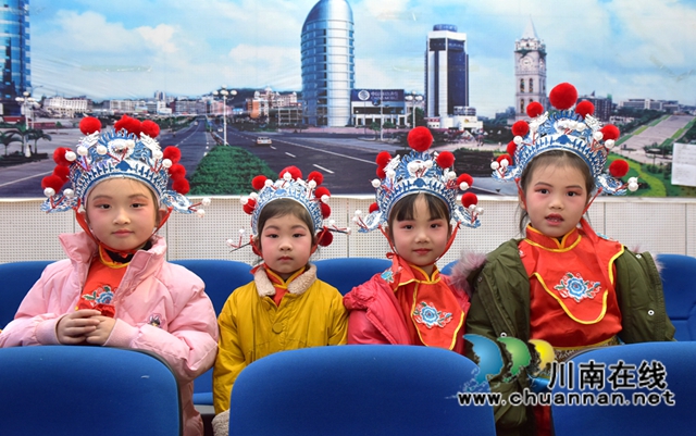 江阳区天骄森林幼儿园举办“国风童韵 贺新年”主题活动(图32)