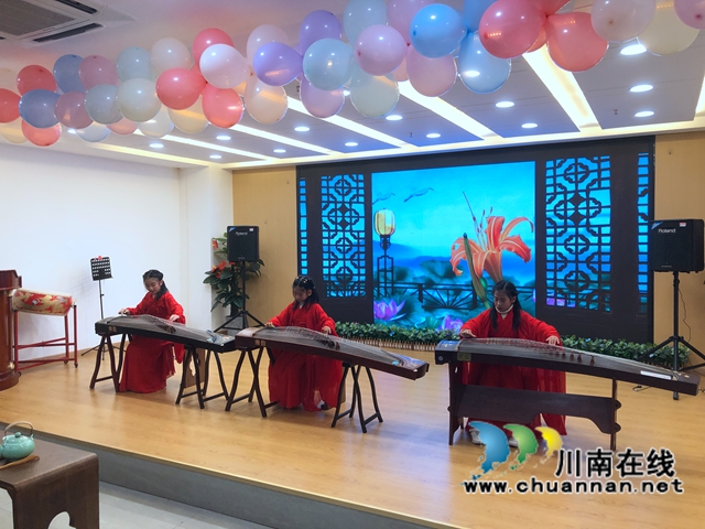 泸州：民歌联唱、笛子独奏……养老院里飞出幸福歌声！(图7)