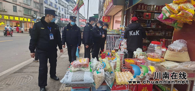 泸县城市管理行政执法大队：多措并举，开展场镇市容秩序整治行动(图2)