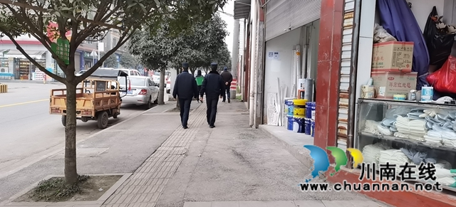 泸县城市管理行政执法大队：多措并举，开展场镇市容秩序整治行动