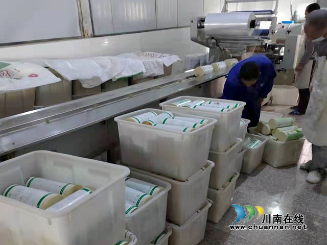 【春雷行动2022】龙马潭区查获一起标注虚假生产日期食品案