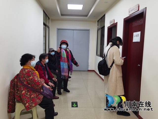 全民健康体检走进龙马潭区红星街道天立社区(图4) 全民健康体检走进龙马潭区红星街道天立社区(图4)