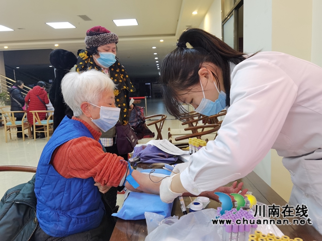 全民健康体检走进龙马潭区红星街道天立社区(图2) 全民健康体检走进龙马潭区红星街道天立社区(图2)