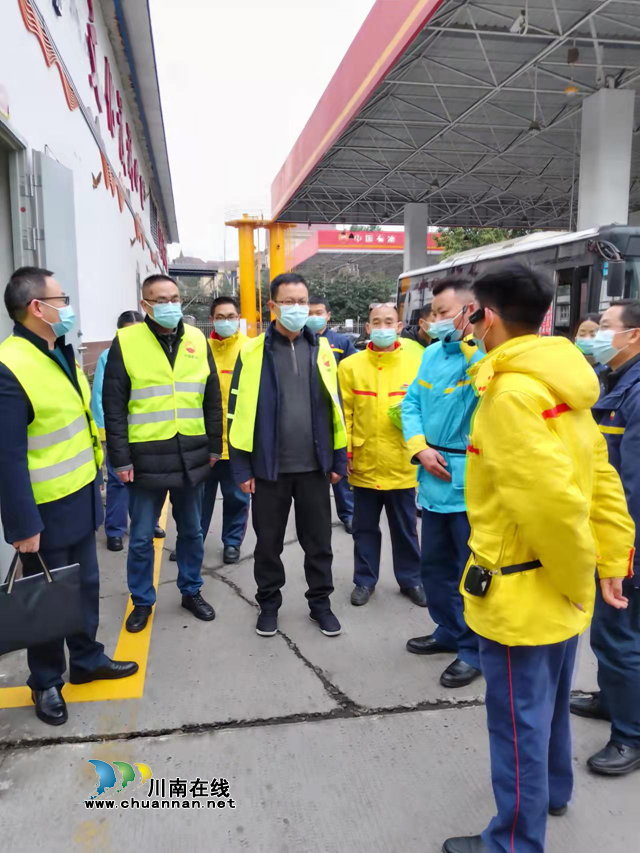 泸州市市场监管局副局长徐林带队检查市场监管领域有关安全工作