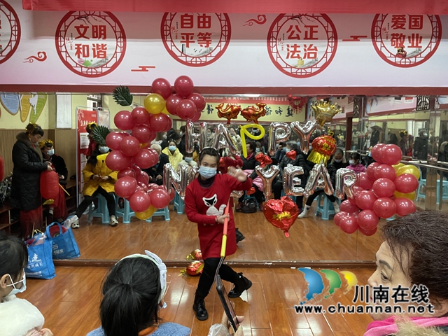 龙马潭区小市街道杜家街社区儿童之家开展"迎新春·敬老爱老"活动