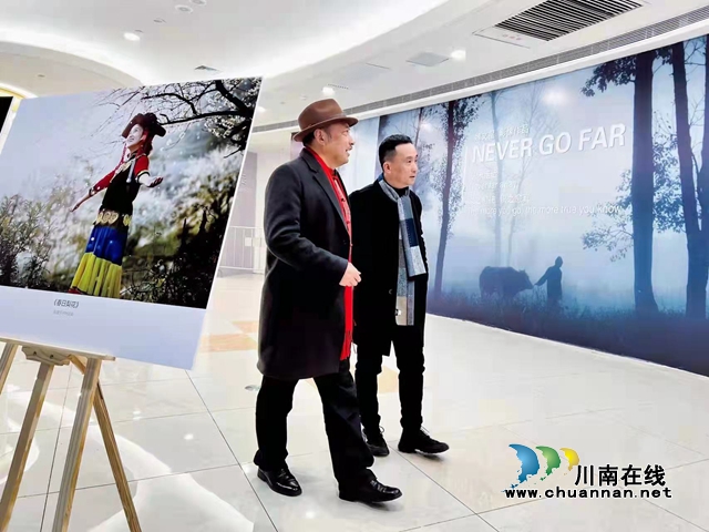 魏文星《从未走远》影像艺术展在步步高泸州新天地开幕(图4)
