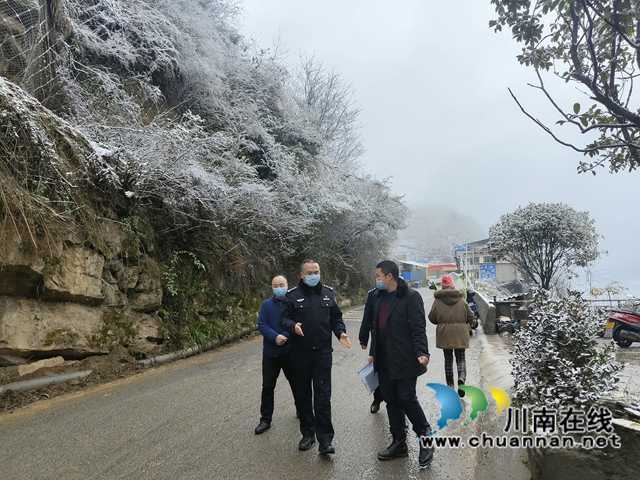 黄炜深入古蔺县石宝镇督导检查春节期间疫情防控、安全生产等各项重点工作(图4) 黄炜深入古蔺县石宝镇督导检查春节期间疫情防控、安全生产等各项重点工作(图4)