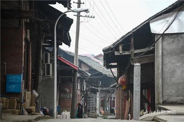 烟火气“撩人”,内江这条清代老街太有味道(图2) nEO_IMG_2.jpg
