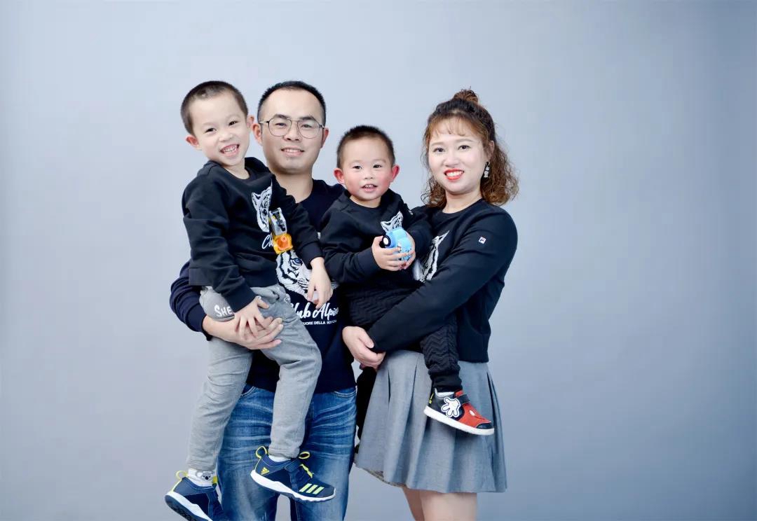 这个泸州医生赴彝乡援医，咋还带个“小尾巴”？