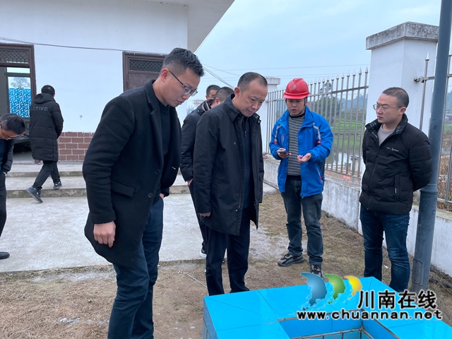 曾一洴到泸县百和镇督导大陆溪水质达标攻坚工作