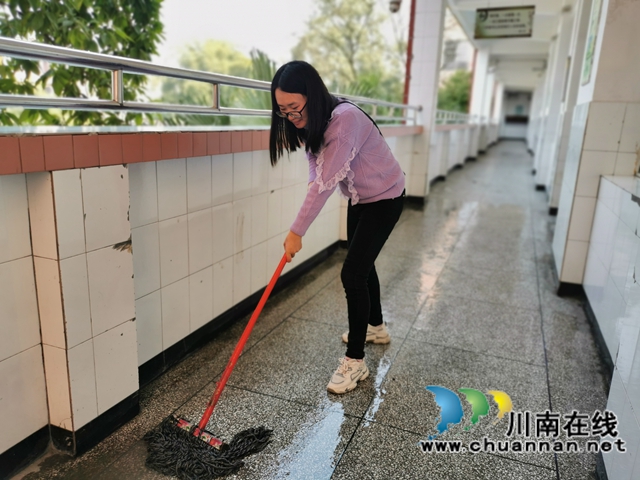 泸县百和镇百和中心小学校开展爱国卫生运动(图3)