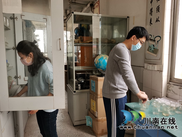 泸县百和镇百和中心小学校开展爱国卫生运动(图6)