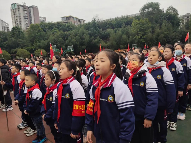 虎虎生威,一起向未来!泸州十八中学校举行2022年春期开学典礼(图12) 虎虎生威,一起向未来!泸州十八中学校举行2022年春期开学典礼(图12)