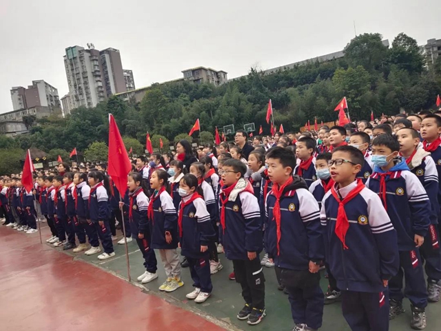 虎虎生威,一起向未来!泸州十八中学校举行2022年春期开学典礼(图13) 虎虎生威,一起向未来!泸州十八中学校举行2022年春期开学典礼(图13)