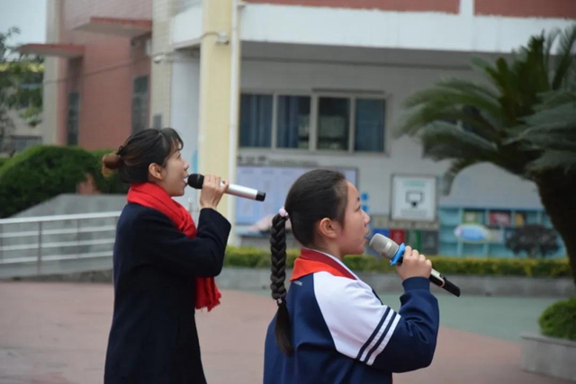 虎虎生威,一起向未来!泸州十八中学校举行2022年春期开学典礼(图11) 虎虎生威,一起向未来!泸州十八中学校举行2022年春期开学典礼(图11)