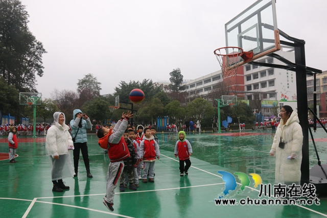 冬奥精神润城北，携手传统向未来！泸县城北小学举行虎年开学季游园活动(图2)
