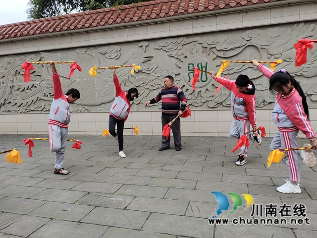 泸县百和镇：非遗“莲枪”进学校，落实“双减”润童心