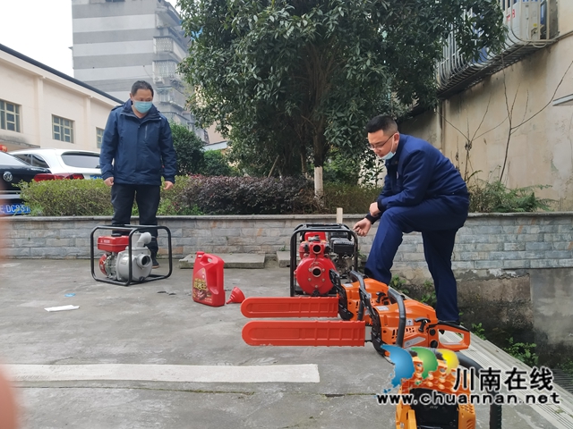 龙马潭区鱼塘街道：“蓝朋友”来鱼塘、筑牢防火墙！