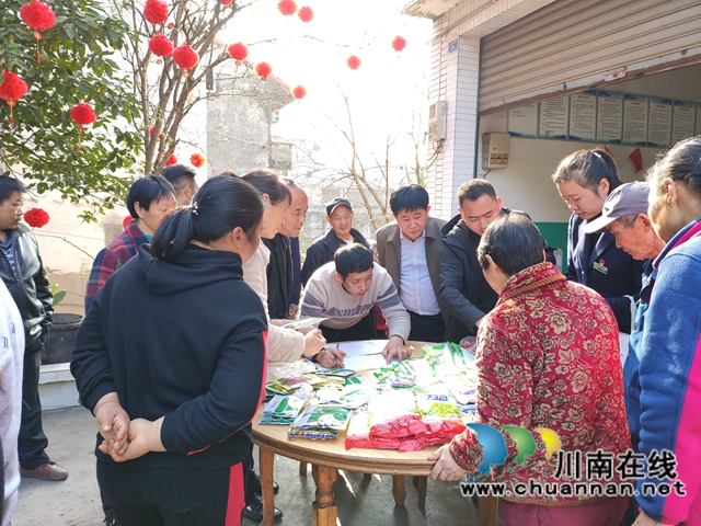 龙马潭区鱼塘街道：乡贤助春耕，奉献暖民心