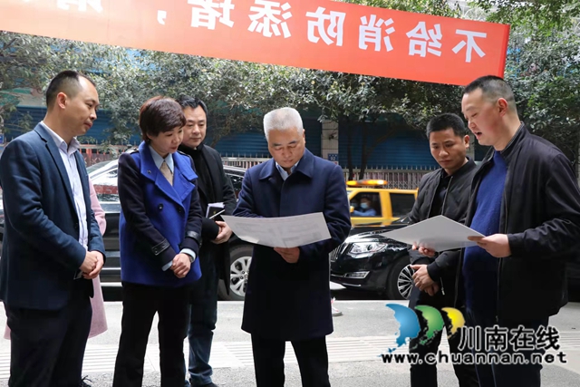 黄月桂调研指导龙马潭区鱼塘街道工作