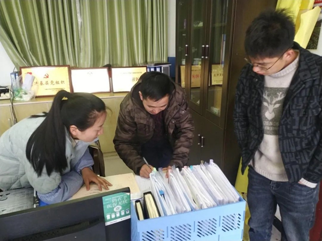 龙马潭区：农房不动产证一一送到村民手中