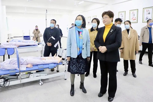 徐利检查指导泸州医疗器械职业学院开学工作
