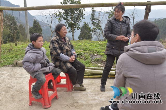 泸州：古叙两地爱心接力寻亲，走失4年女子终与家人团圆(图2)