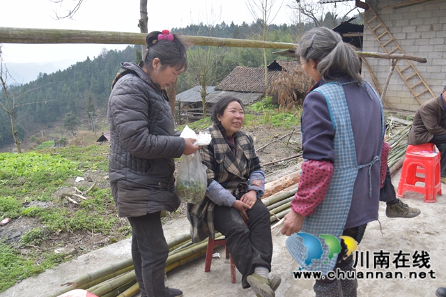 泸州：古叙两地爱心接力寻亲，走失4年女子终与家人团圆(图3)