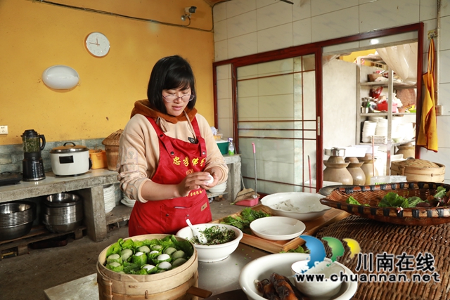 合江：春天的馈赠，一桌野菜做出美味佳肴(图7)