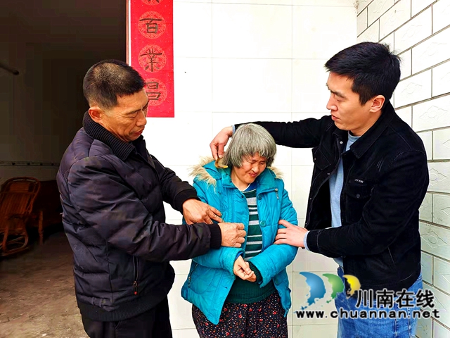 纳溪农民陈安荣 照顾智障妹妹50年(图2) 纳溪农民陈安荣 照顾智障妹妹50年(图2)