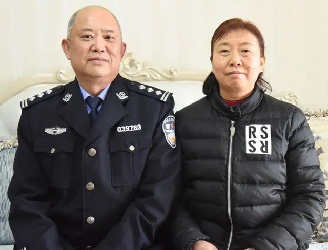公安部、全国妇联通报表扬!内江这名“警嫂”出名了(图2) 公安部、全国妇联通报表扬!内江这名“警嫂”出名了(图2)