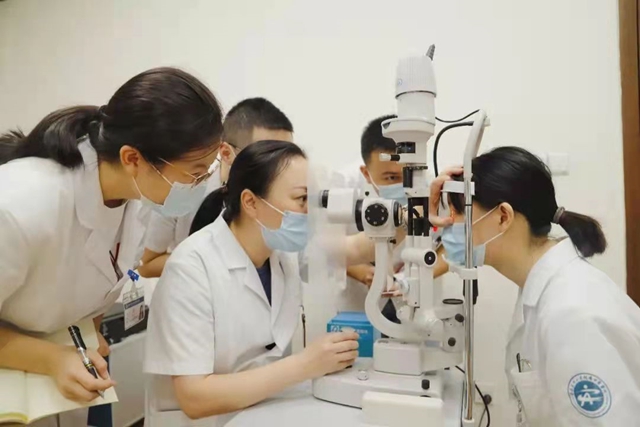 【祝贺】获省市表彰,这位泸州女医生真牛!(图6) 【祝贺】获省市表彰,这位泸州女医生真牛!(图6)