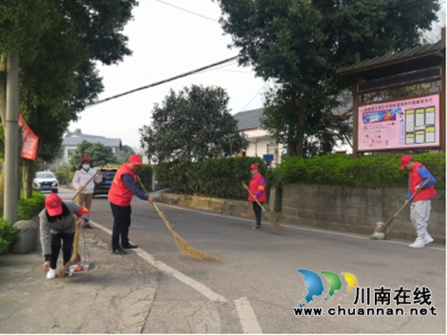 江阳区华阳街道：学雷锋，人人参与美丽乡村建设(图2)