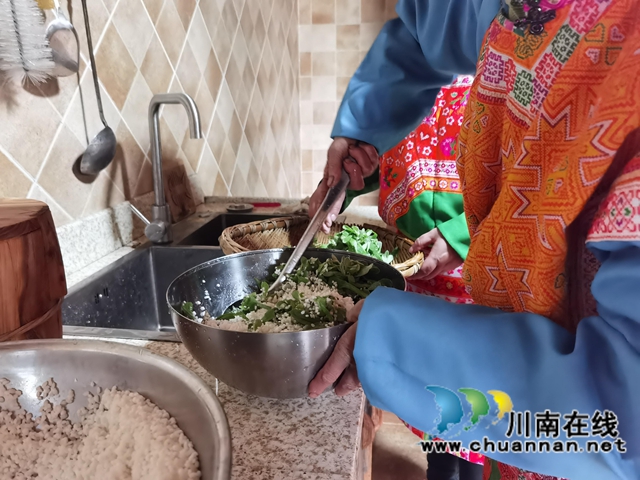 古蔺县大寨苗族乡：古法制作软萩粑，其乐融融迎春天(图8)