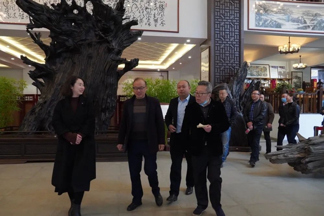 泸州市酒业发展局、酒类行业协会领导专家调研中国沈酒庄
