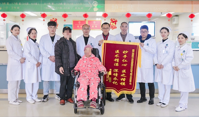 西南医大附院雷飞:行医路上军歌嘹亮(图4) 西南医大附院雷飞:行医路上军歌嘹亮(图4)