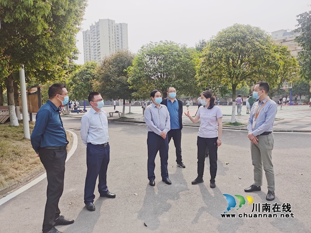 泸县：冯怀玉到学校调研高质量发展和督查疫情防控工作