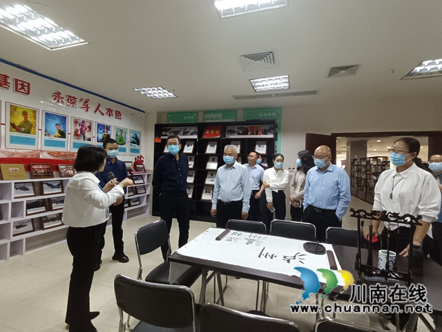 泸州市人大常委会调研红星街道居家养老服务中心等社会建设工作