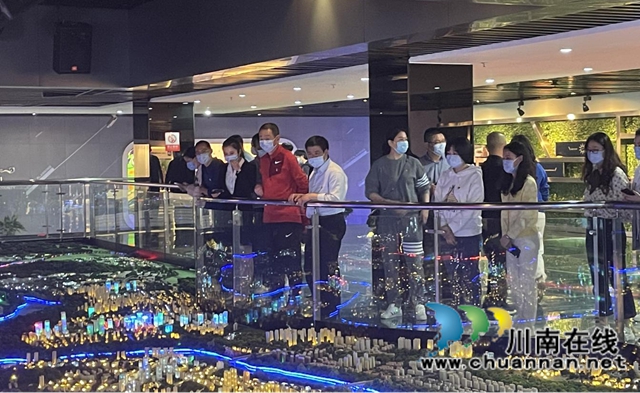 泸州市不动产登记中心与市中级人民法院开展党支部结对共建主题党日活动
