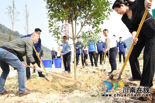 义务植树齐参与 多彩古蔺添新绿