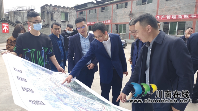 李堂兵到古蔺县调研森林防灭火、古蔺河河长制和酒业发展工作(图2) 李堂兵到古蔺县调研森林防灭火、古蔺河河长制和酒业发展工作(图2)