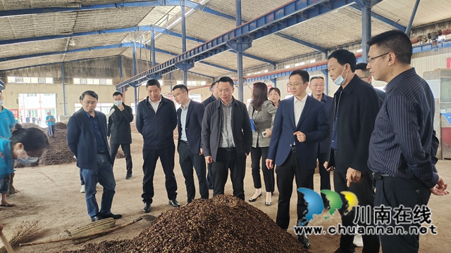 李堂兵到古蔺县调研森林防灭火、古蔺河河长制和酒业发展工作(图3) 李堂兵到古蔺县调研森林防灭火、古蔺河河长制和酒业发展工作(图3)