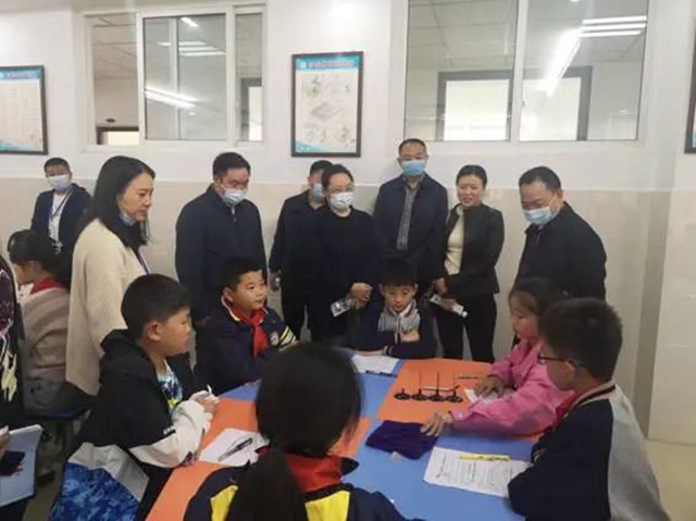 加强教育装备“建、配、管、用、研”｜王方文赴泸调研指导教育装备工作