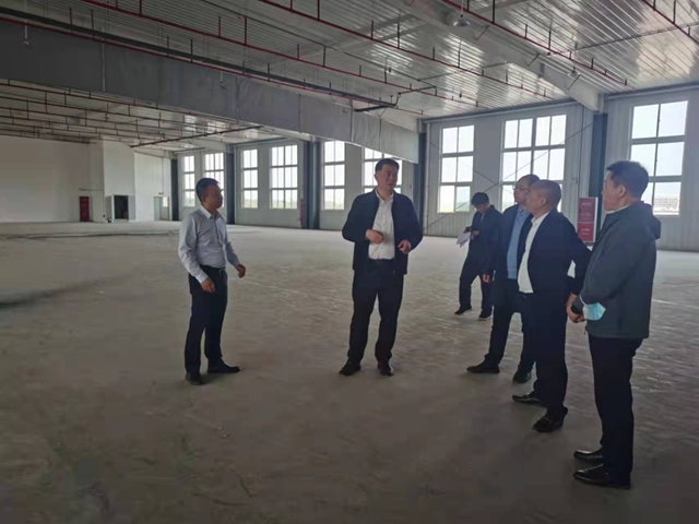 泸州市口岸物流办党组书记、主任李智带队调研现代物流发展重点项目建设(图4)